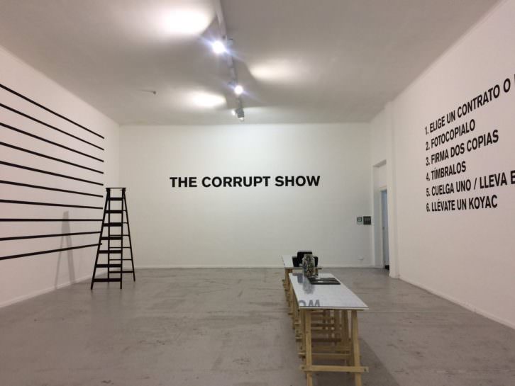 The corrupt show, de Superflex. Imagen cortesía de Las Naves. 