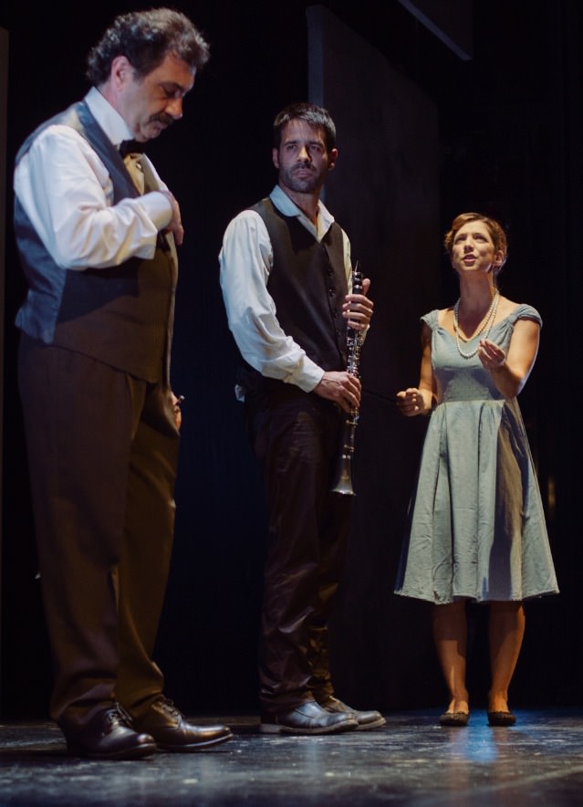 Escena de 'La armonía del silencio', de Lola Blasco. Imagen cortesía de Teatre Rialto.