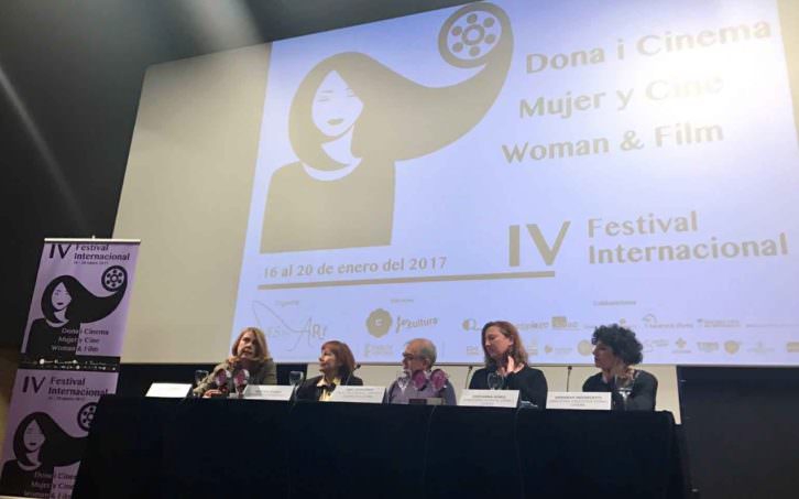 Acto de presentación del Festival Internacional Dones i Cinema. Imagen cortesía del IVAC La Filmoteca.