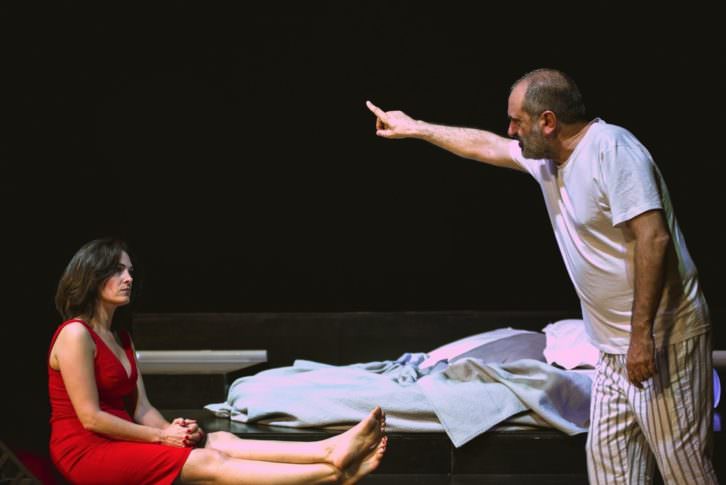 Escena de 'Ella en mi cabeza'. Imagen cortesía de Teatro Talía. 