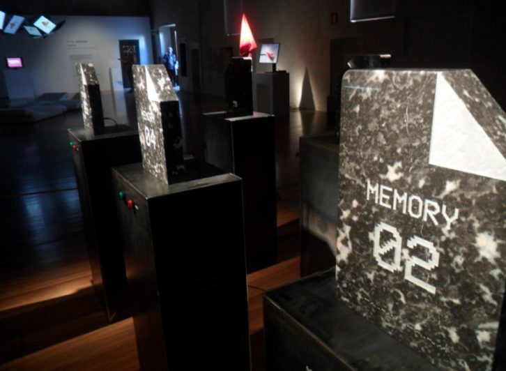 Vista de la exposición 'File Genesis', de Solimán López, en el Centre del Carme.