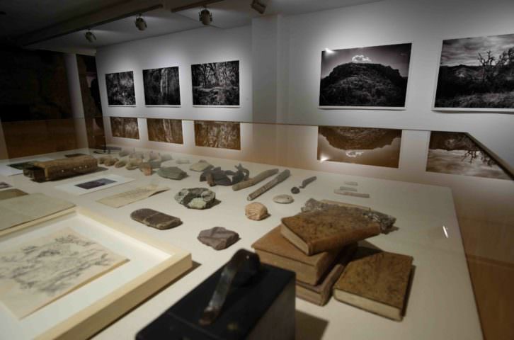 Vista de la exposición de Juanma Pérez en el Colegio Mayor Rector Peset. 