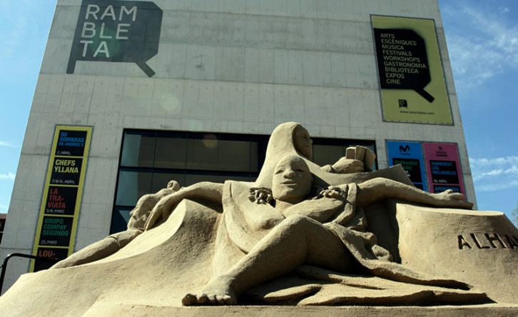 Escultura de arena de Dale Murdock. Imagen cortesía de Rambleta. 