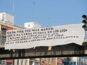 Pancarta en la Avenida del Cid de Valencia. Imagen cortesía de Voces del Extremo.