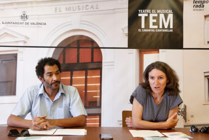 Ximo Rojo y María Oliver durante la presentación de Encontres 2017. Imagen cortesía de Teatre El Musical.