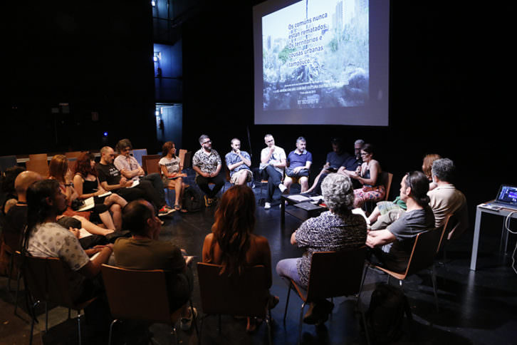 Gestores culturales de diferentes partes de España durante su encuentro en el Teatre El Musical. Imagen cortesía de Encontres 2017.