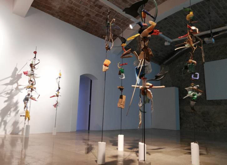 Vista de la exposición 'No solo mires. Escucha', de Pepe Gimeno. Imagen cortesía del E CA.