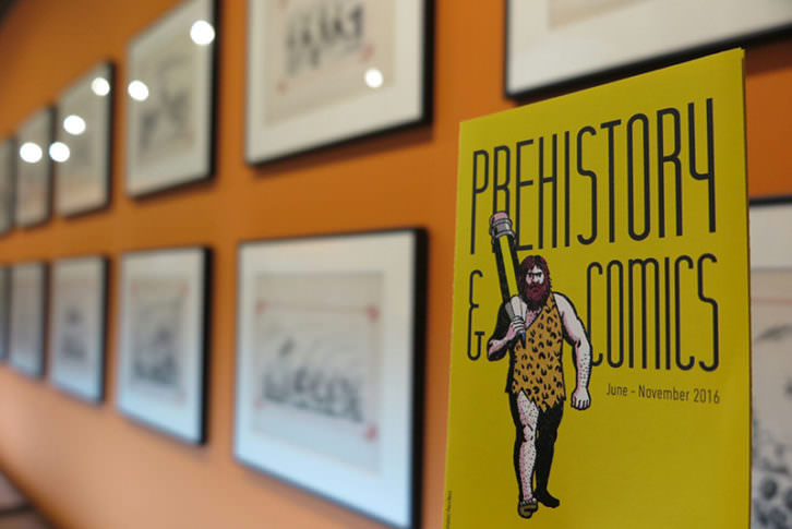 Vista de la exposición 'Prehistòria i Còmic' en Xàtiva. Imagen cortesía de la Diputación de Valencia.