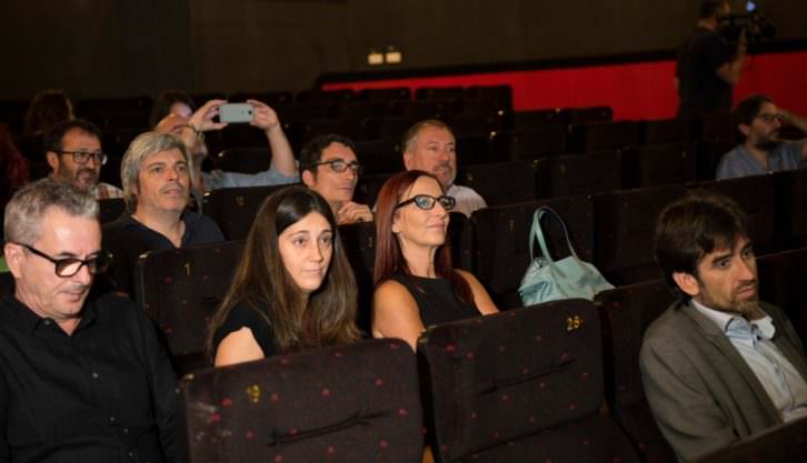 Presentación de la campaña 'El cinema, en valencià!, en los cines Albatexas. 