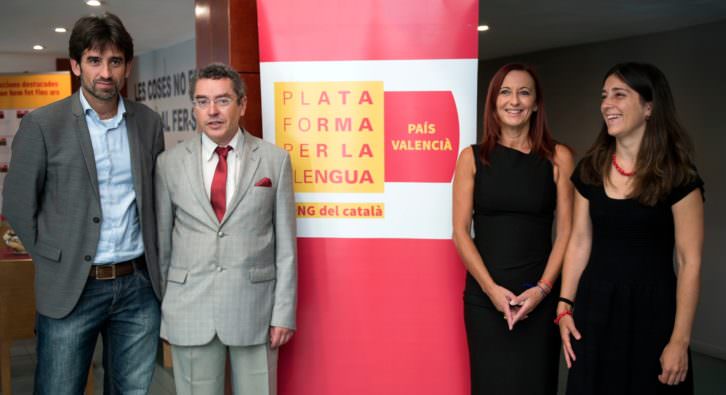 De izda a dcha, José Luis Moreno, Maria Josep Amigó. Fotografía: Raquel Abulaila por cortesía de la Diputación de Valencia.