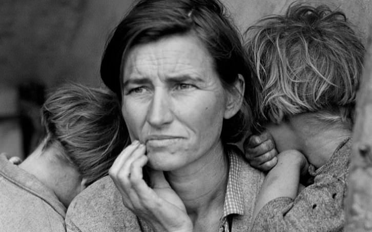 Obra de Dorothea Lange, alusiva a la Gran Depresión americana referida en 'Las uvas de la ira'.