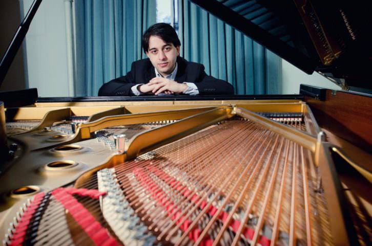El pianista Luka Okros, ganador del XIX Premio Iturbi. Imagen cortesía de la Diputación de Valencia.