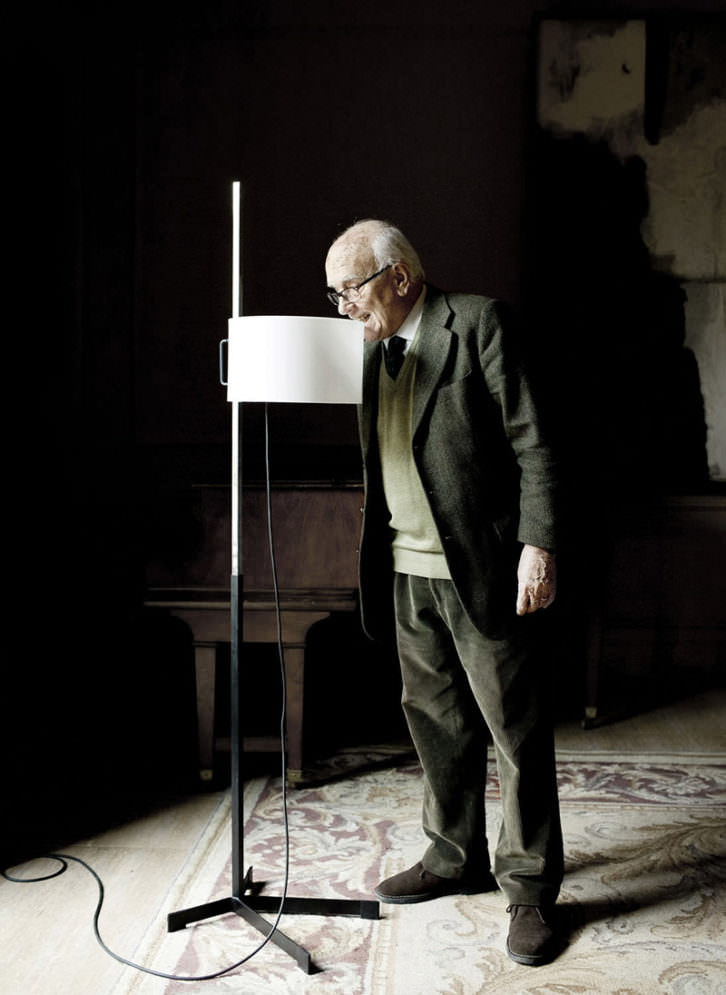 Miguel Milá. Imagen cortesía de Santa & Cole.
