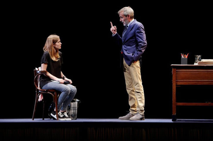 Oleanna, de Luis Luque. Imagen cortesía del Teatro Talía.