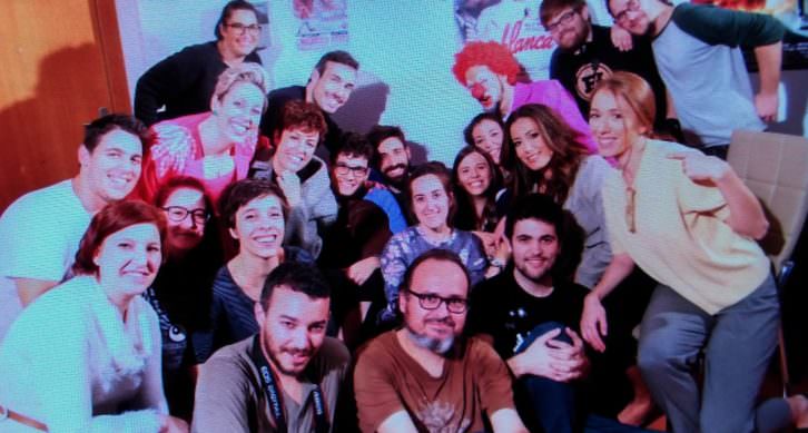 Equipo técnico y artístico de la webserie ¡Tócate!. Imagen cortesía de la organización.