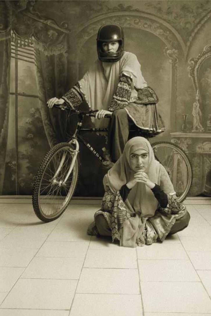 Qajar II (1988), de Shadi Ghadirian. Imagen cortesía del Centre del Carme.