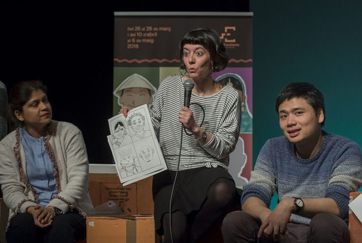 Pau Pons durante la presentación de 'Les set diferències', de El Pont Flotant. Imagen cortesía de Teatre Escalante.