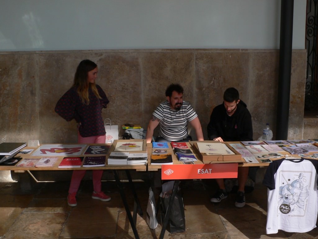 Algunos de los Stands del  Festival del libro Sindokma 2017. ESAT. Fotografía de archivo, Vicente Chambó.