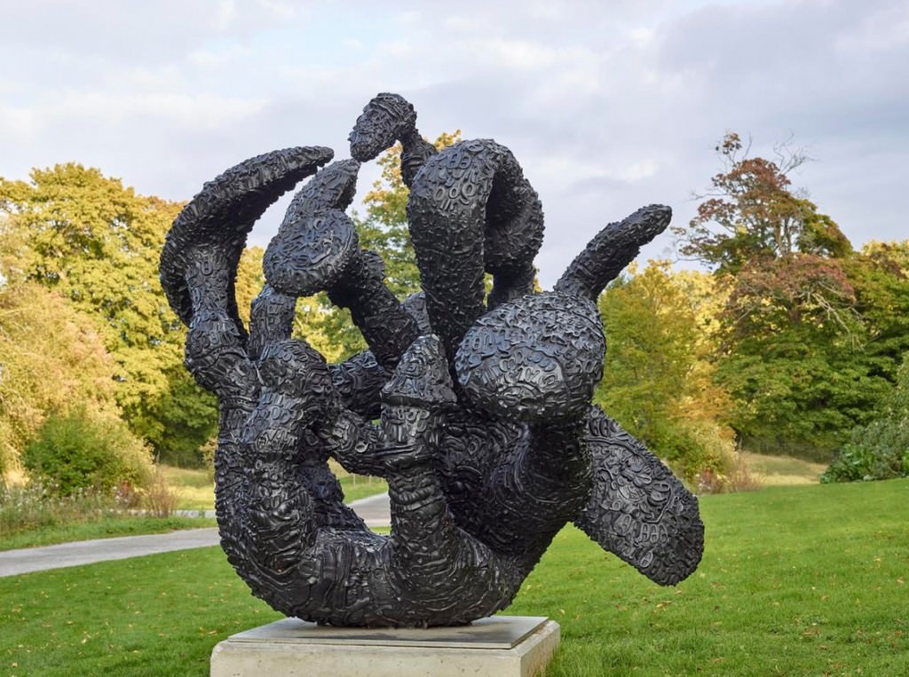 Escultura de Tony Cragg. Imagen cortesía de Fundación Hortensia Herrero.