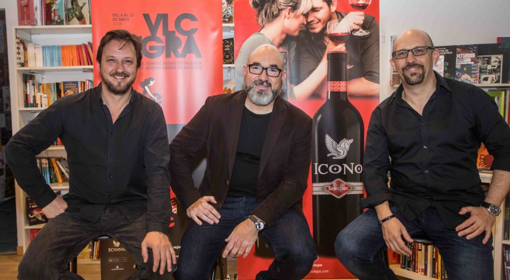 Bernardo Carrión, Llordi Llobregat y Santiago Álvarez durante la rueda de prensa de la VI edición de VLC NEGRA. Fotografía cortesía del festival.