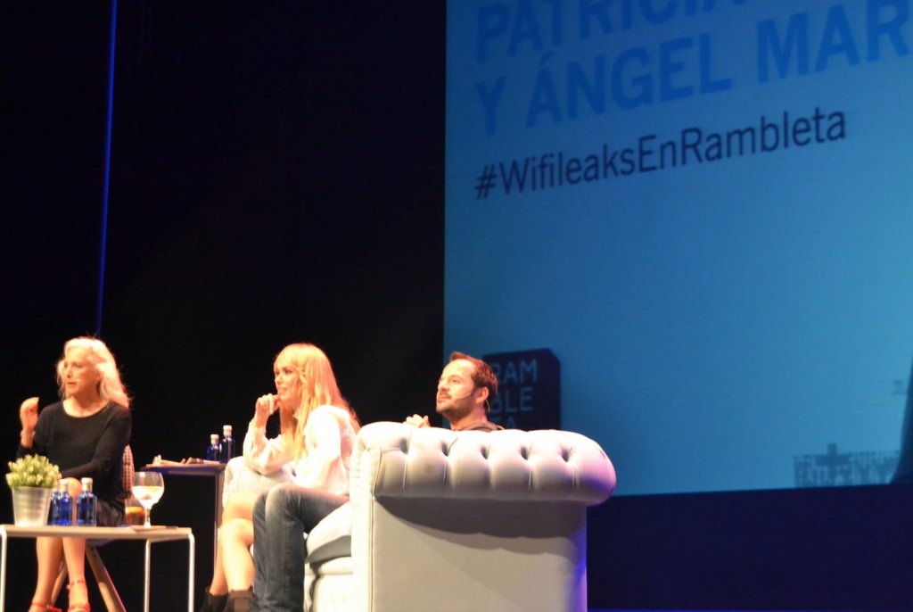 Patricia Conde, en el centro, junto a Ángel Martín y Mariola Cubells en la factoría 'La importancia de la risa'. Foto: Lorena Bright.