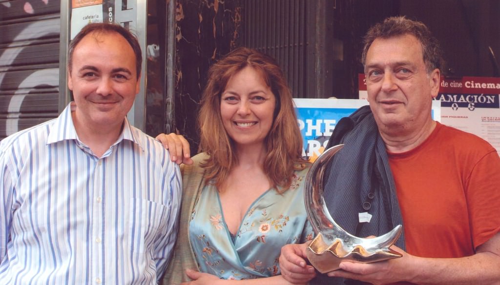 Stephen Frears, junto a Greta Scacchi y Rafael Maluenda, en Cinema Jove. Imagen cortesía del autor.