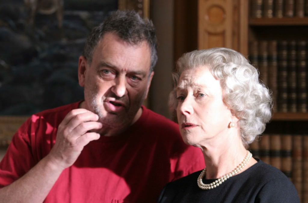 Stephen Frears junto a Helen Mirren durante el rodaje de 'La reina'.