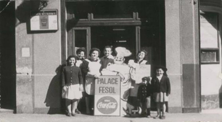 Fotografía de la familia Muñoz y Ibañez, 2ª generación del Palace Fesol. Imagen cedida por Francisco Sanmiguel.