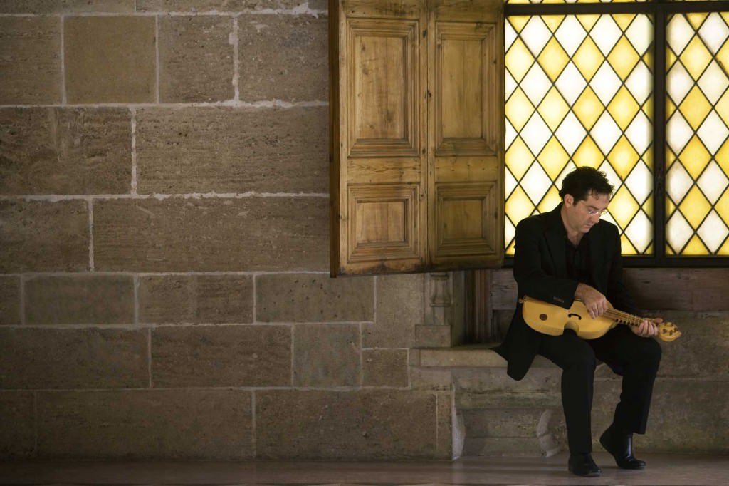 Carles Magraner encabeza la formación musical de Capella de Ministrers. Fotografía cortesía de Música en Sant Jeroni.