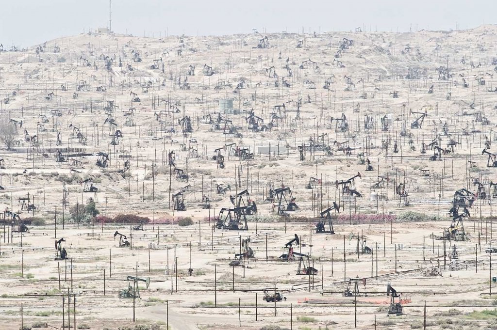 Imagen de la obra 'Acabando con los recursos del planeta', de Mark Gamba. Fotografía cortesía de Las Naves.