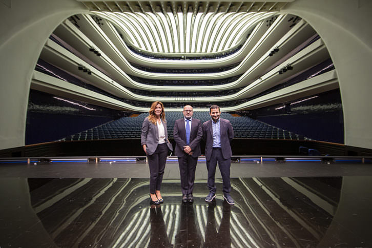 De izda a dcha, Susana Lloret, Jesús Iglesias Noriega y Vicent Marzà. Imagen cortesía de Les Arts.