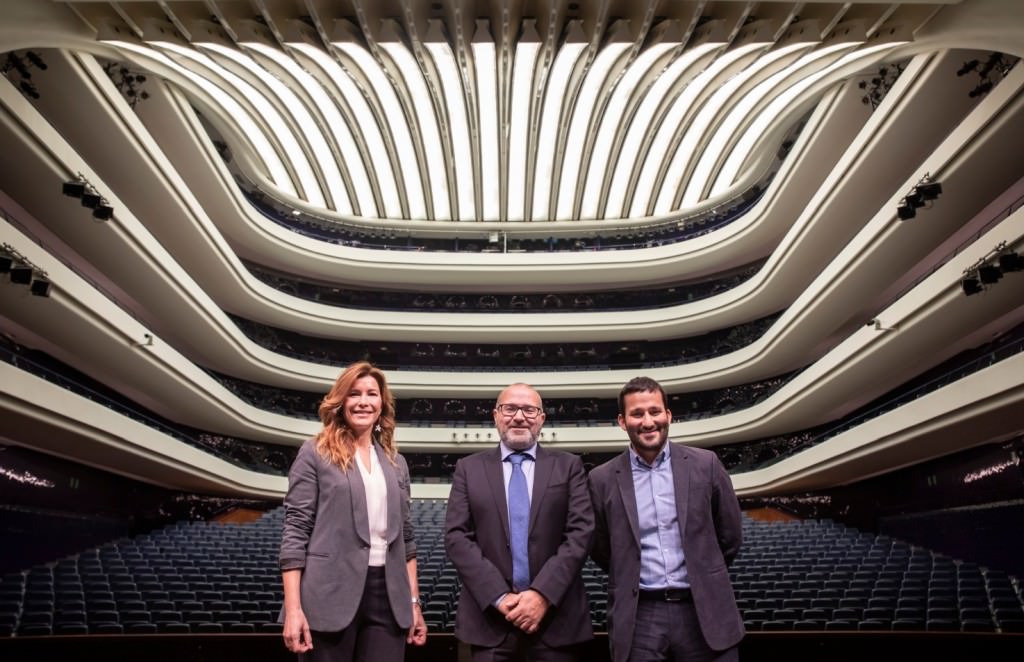 De izda a dcha, Susana Lloret, Jesús Iglesias Noriega y Vicent Marzà. Imagen cortesía de Les Arts.