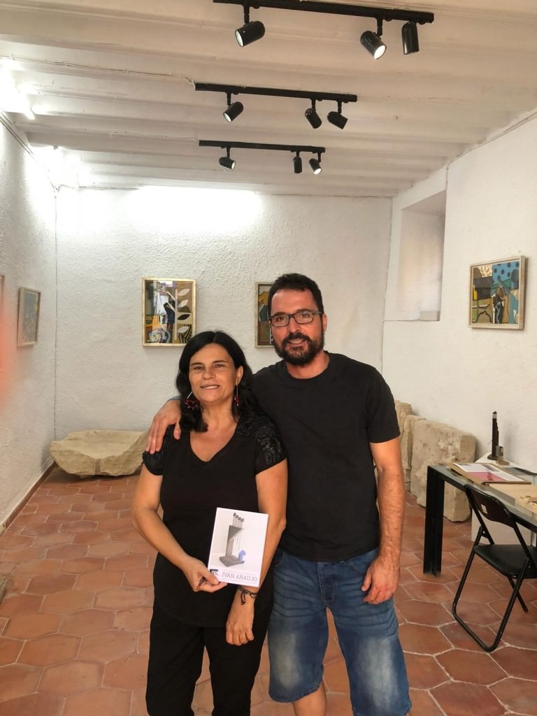 Marisa Giménez Soler, directora del Museo del Ruso, y el artista Iván Araujo, durante un instante de la entrevista. Fotografía cortesía del Museo del Ruso.