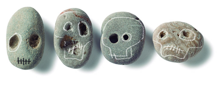 Piedras calaverinas del libro 'Mercurio entre los dedos', de Sebastián Nicolau. Imagen cortesía del autor.