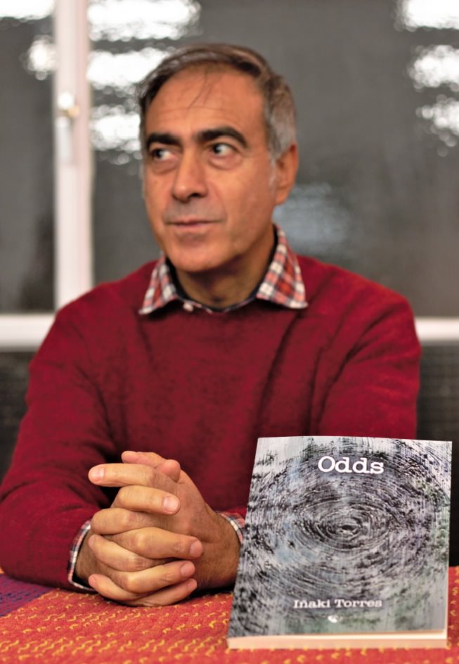 Iñaki Torres, en un momento de la presentación de su libro 'Odds'. Fotografía: Néstor Navarro