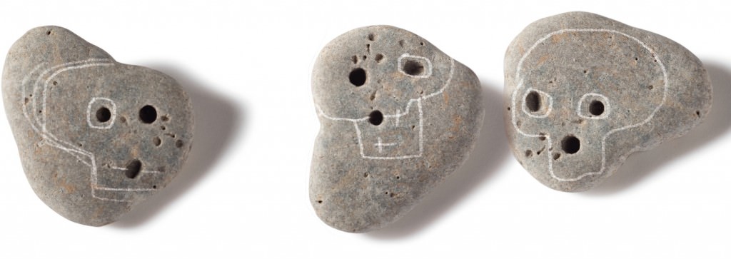 Piedras calaverinas del libro 'Mercurio entre los dedos', de Sebastián Nicolau. Imagen cortesía del autor.
