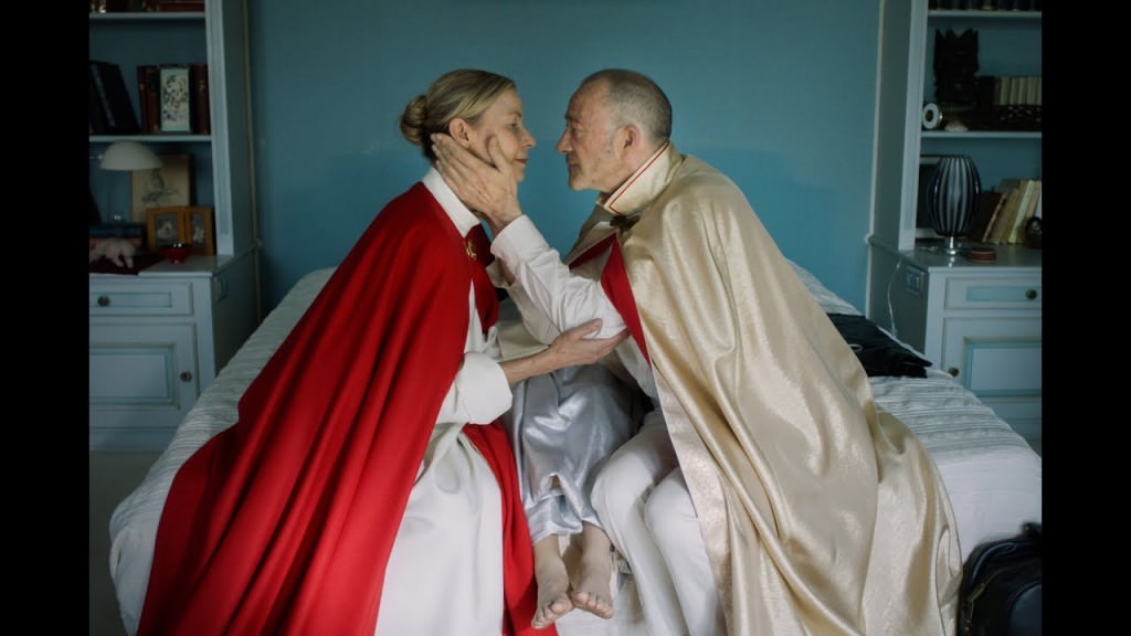 Un instante de 'Sirius', de Fréderic Mermoud, ambientada en la Masacre del Orden del Templo Solar. Fotografía cortesía de Filmin.