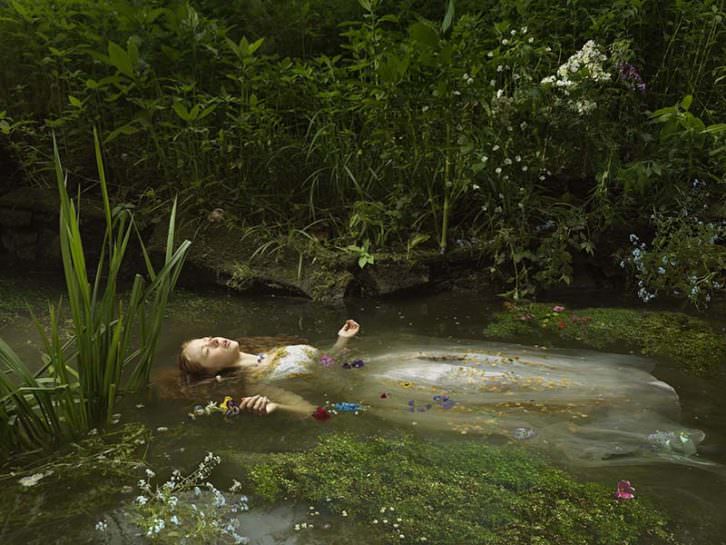 Ophelia, de Julia Fullerton-Batten, por cortesía de Cámara Oscura.