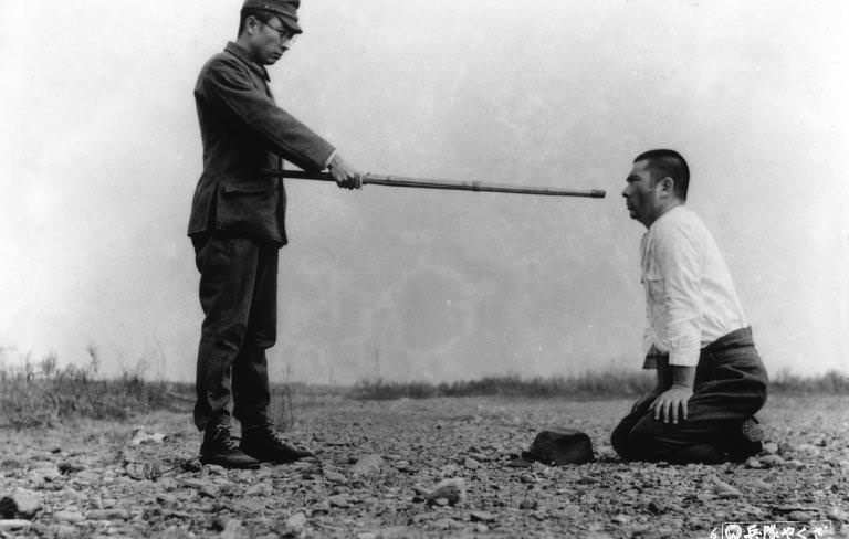 Fotograma de 'Hoodlum Soldier'. Imagen cortesía de Filmoteca de València