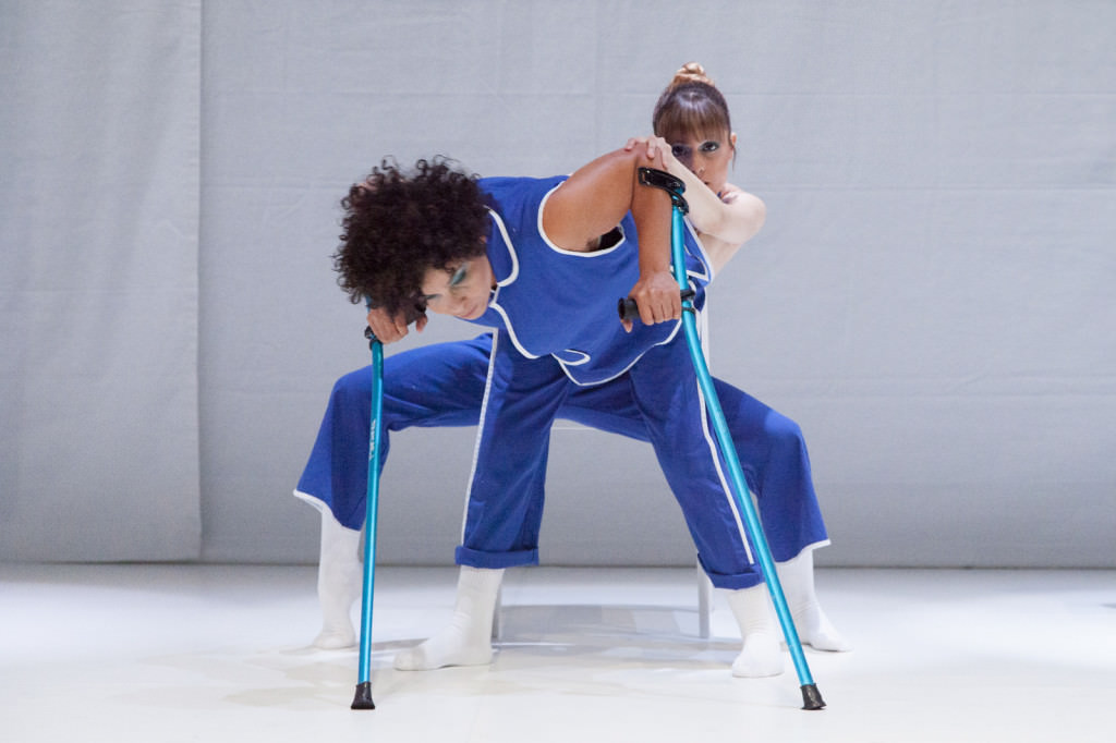 Imagen de la obra 'Canvas of bodies', de Taiat Dansa. Fotografía cortesía de Dansa València.