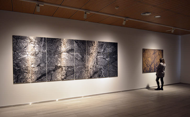 Vista de la exposición de Paco Caparrós. Imagen cortesía de Fundación Bancaja.