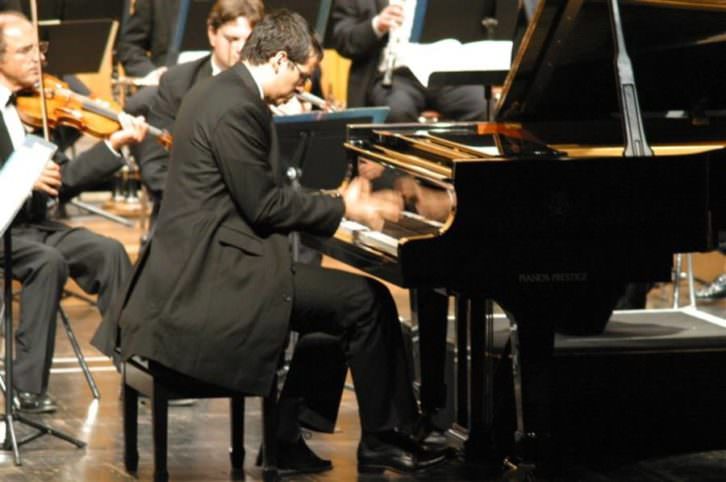 El pianista marroquí Marouam Benabdallh protagoniza el ciclo #Artesdelmediterráneo, que se celebrará el 22 de mayo en el Centre del Carme.