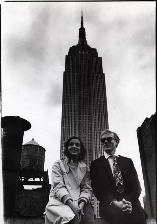 'Andy Warhol and Marisol with the Empire State Building' (1965). Fotografía de David McCabe.