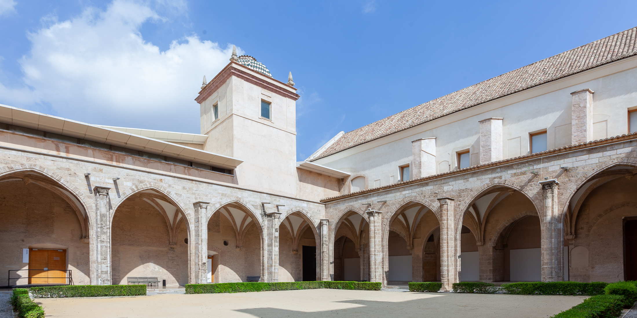 Cluastro gótico. Centre del Carme