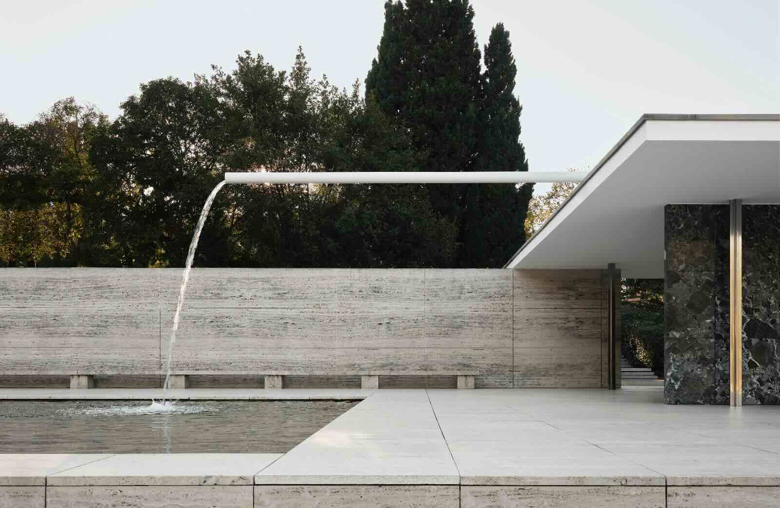 Alberto Peral. Splashing Mies