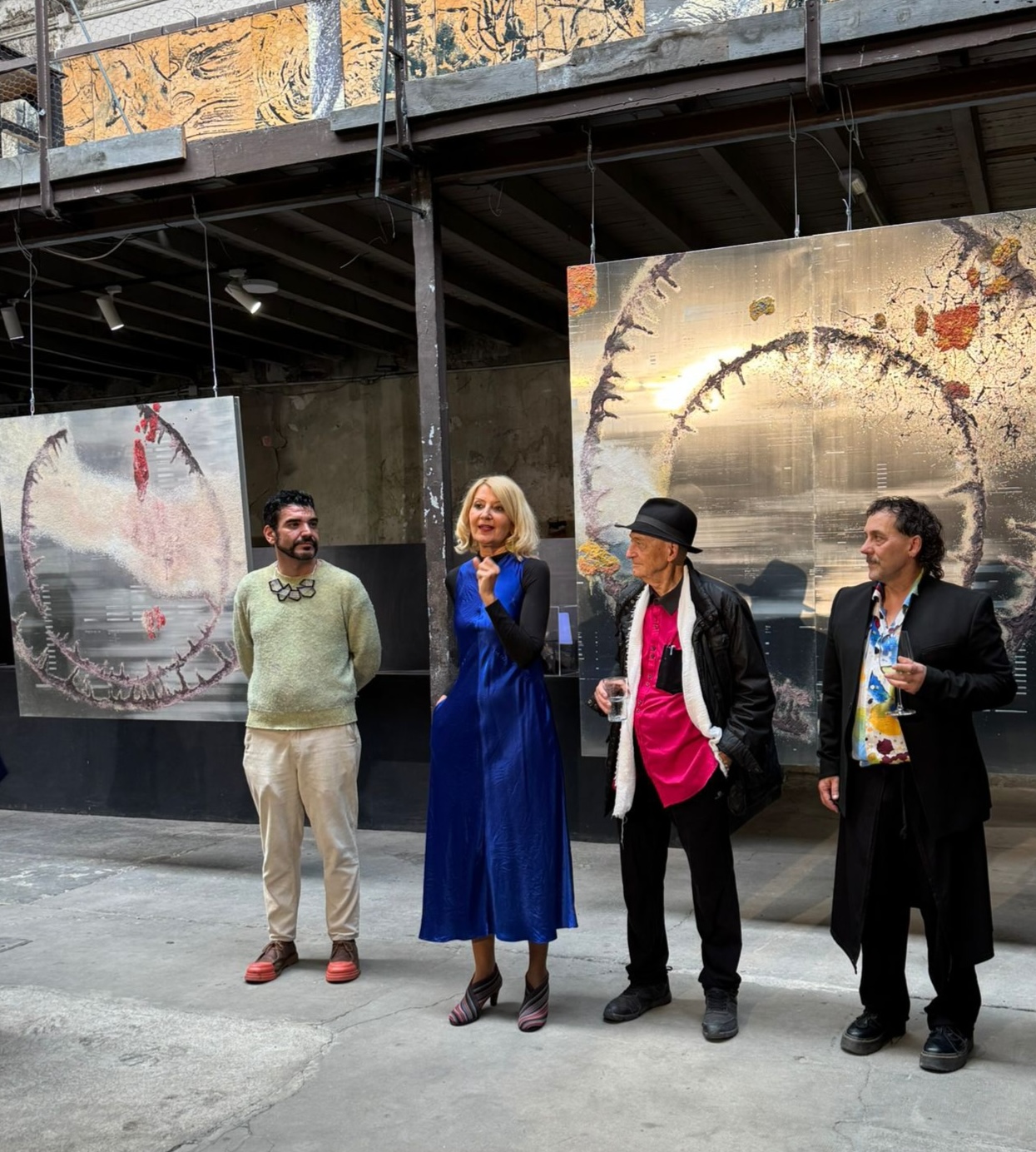 El artista Diego Moya y la comisaria Zara Fernández de Moya, flanqueados por Néstor Prieto (izda) y Francisco Brives (drcha), directores de La Neomudéjar.