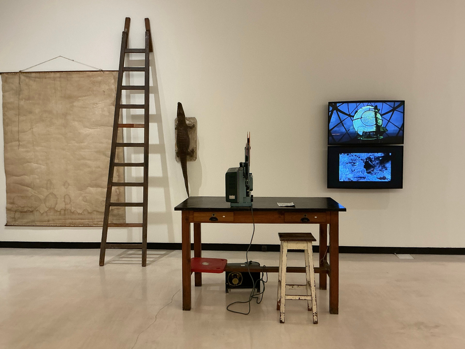 'El Estudio', de Txuspo Poyo, en el Azkuna Zentroa de Bilbao.