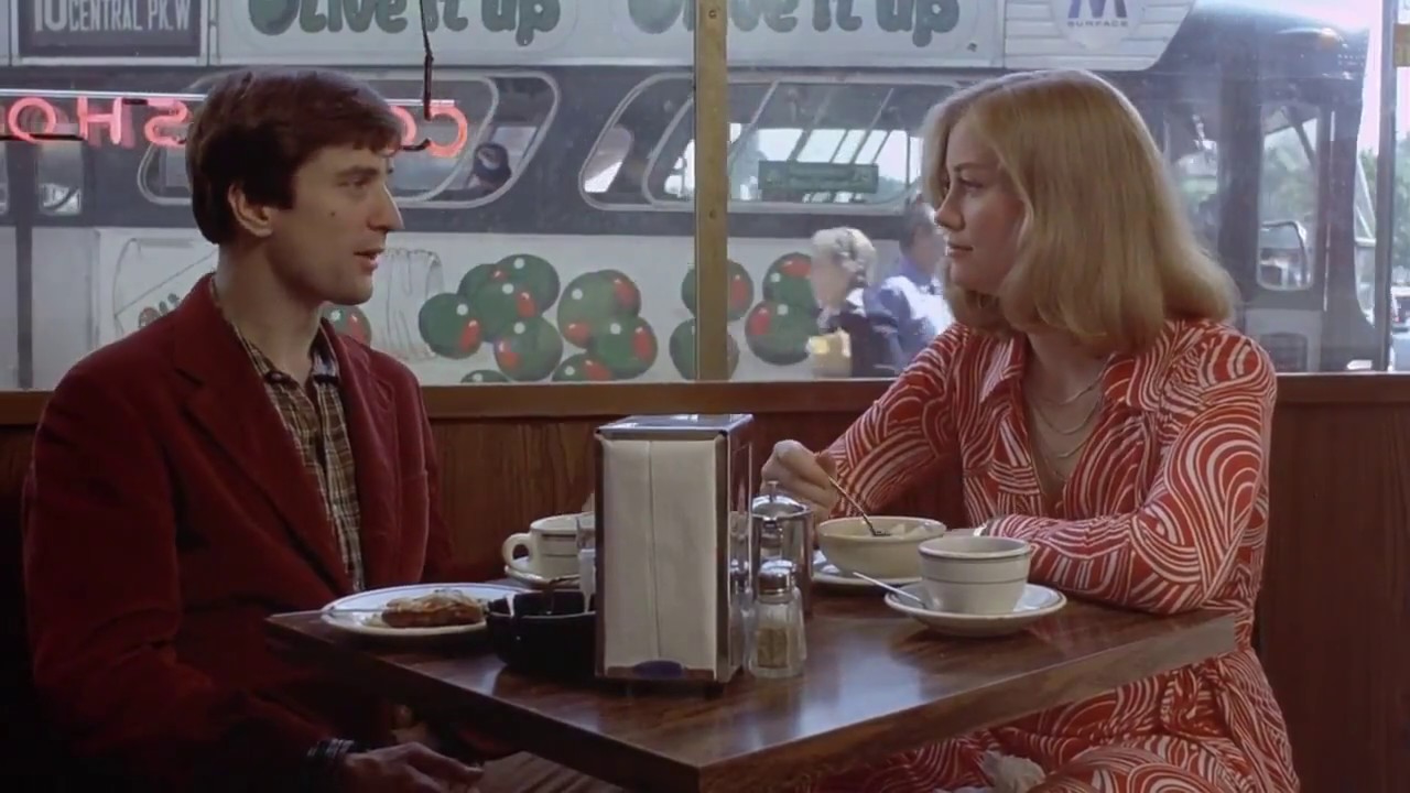 Travis Bickle (Robert De Niro) y Betsy (Cybill Shepherd), en un instante de 'Taxi Driver', de Martin Scorsese.