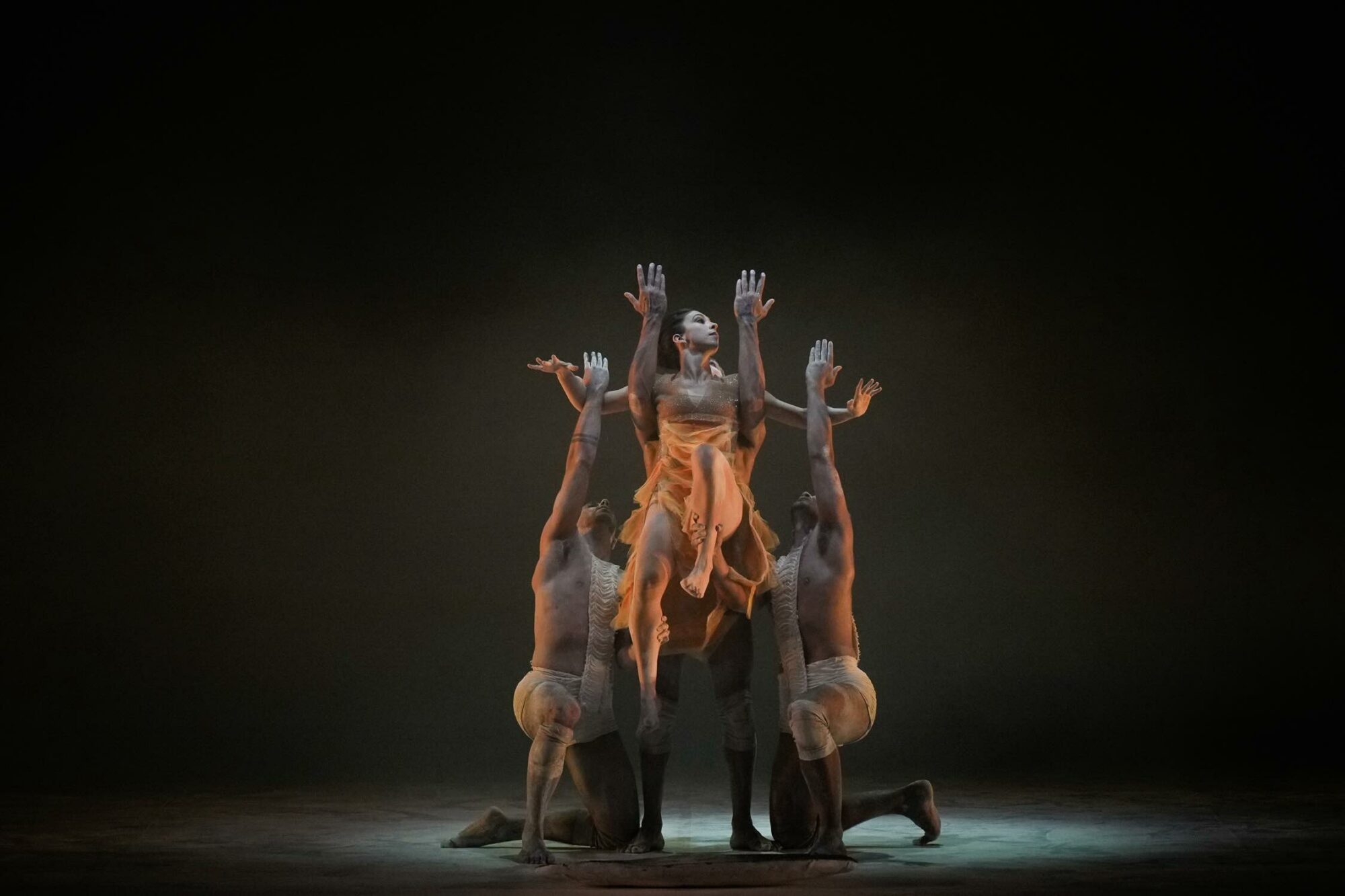 Bangarra Dance Theatre, León de Oro por ‘Terrain’ Biennale Danza 2026