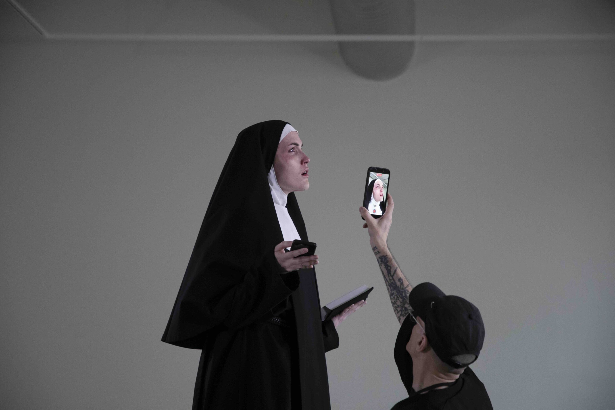 'DISPOSITIVOS DEL HABLA' (2025–2026), de Joan Morey. Fotografía de documentación: Daniel Cao. LA MULTIKANAL